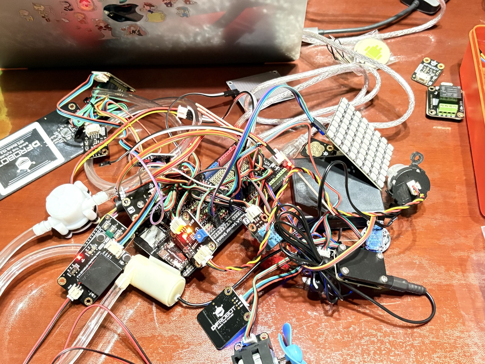 Mega2560 + 行空板 M10 双主控智慧农场：10 类传感器如何实现精准灌溉与多级安全保护_image_2.webp