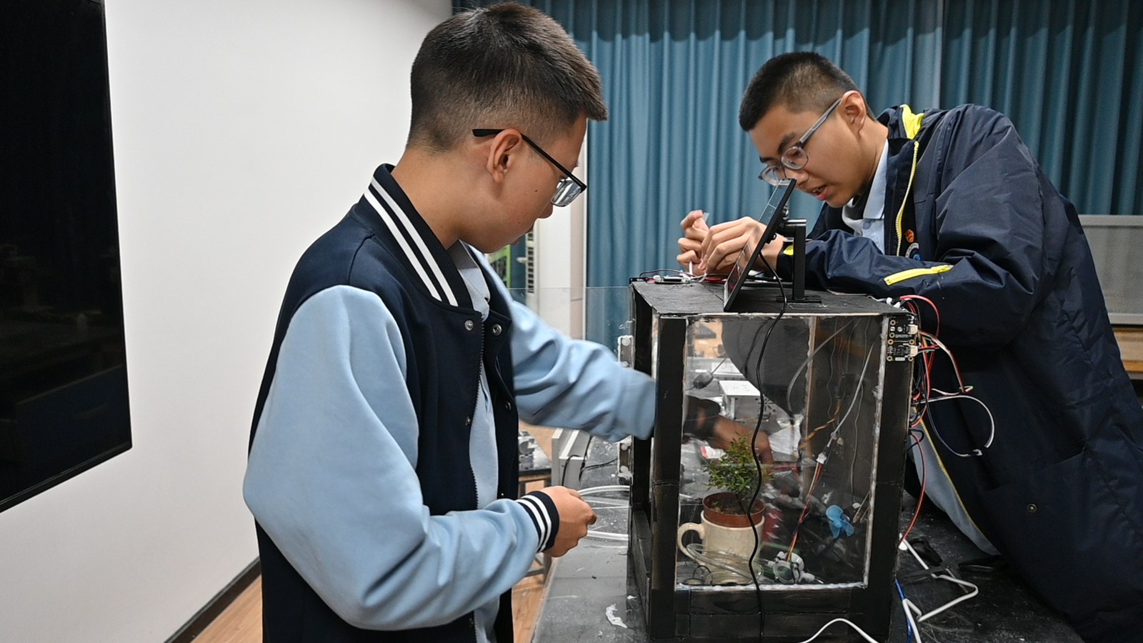 Mega2560 + 行空板 M10 双主控智慧农场：10 类传感器如何实现精准灌溉与多级安全保护_image_4.webp