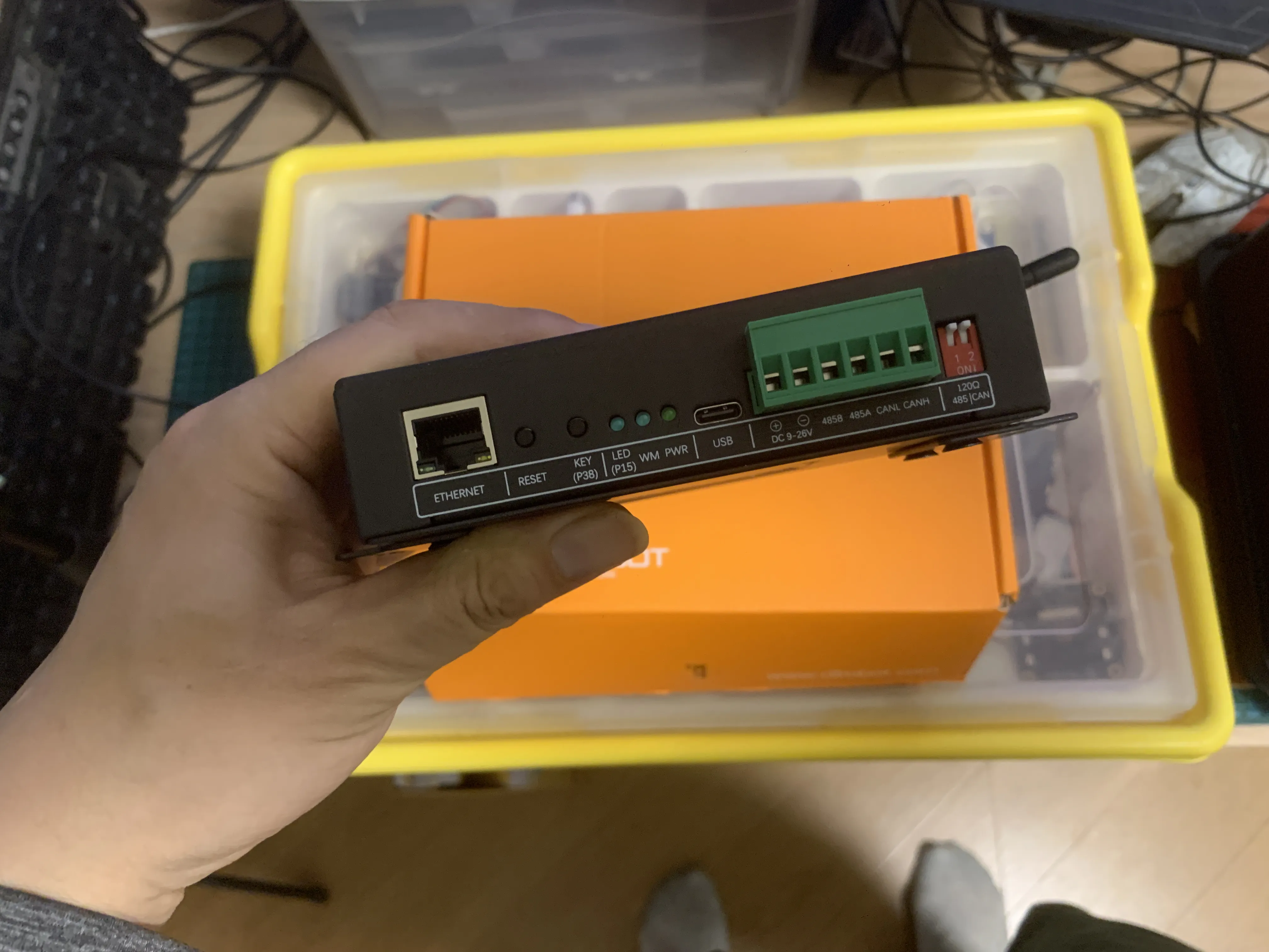 EDGE101 开箱文:把 ESP32 装进工业控制器_image_2.webp
