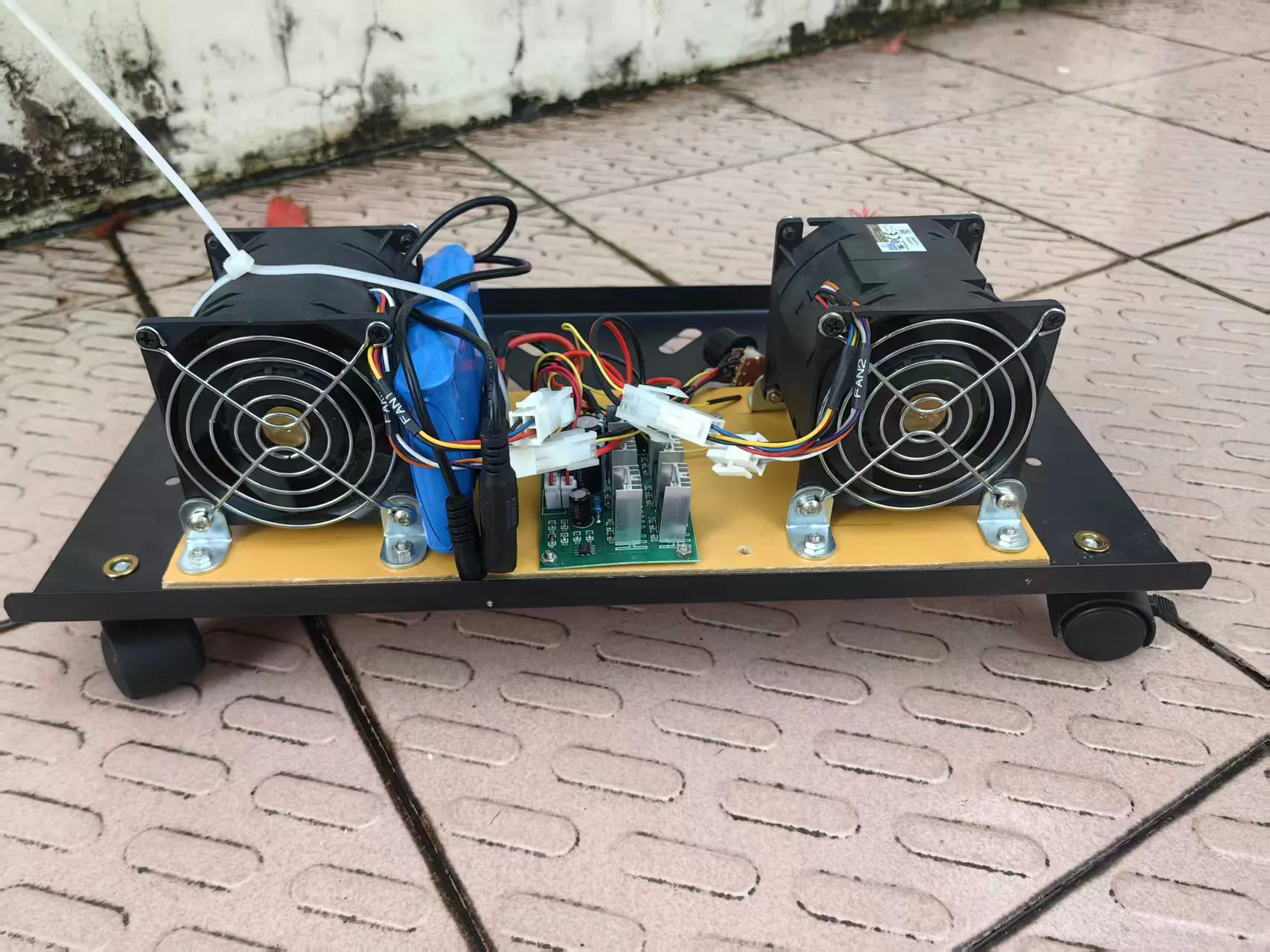 【花雕动手做】使用48V40A大功率电机驱动与8080双马达增压大风量风机的风力小车_image_11.webp