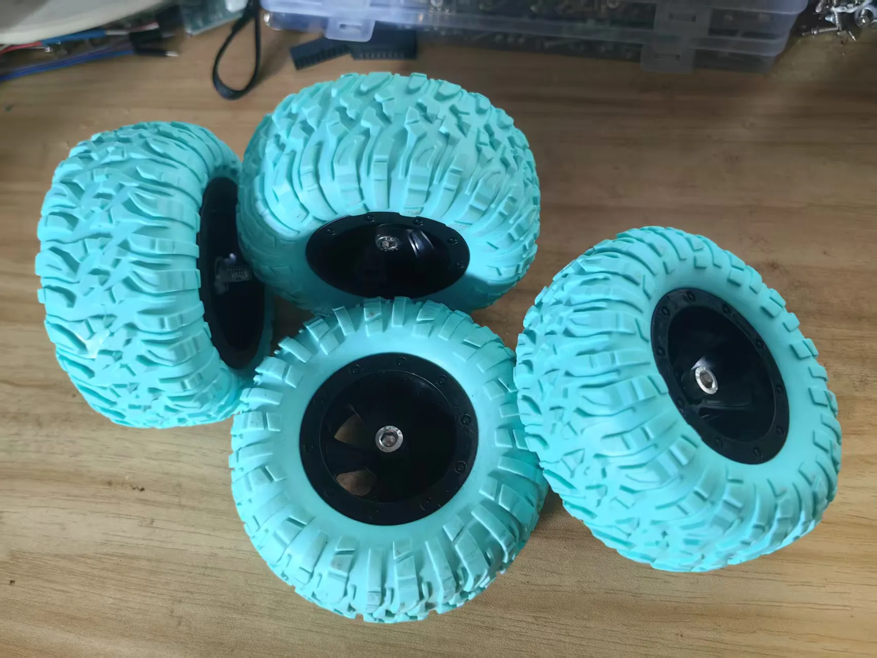 【花雕动手做】使用3S(11.1V)30A有刷双向电调和坦克波箱的四驱小车_image_14.webp