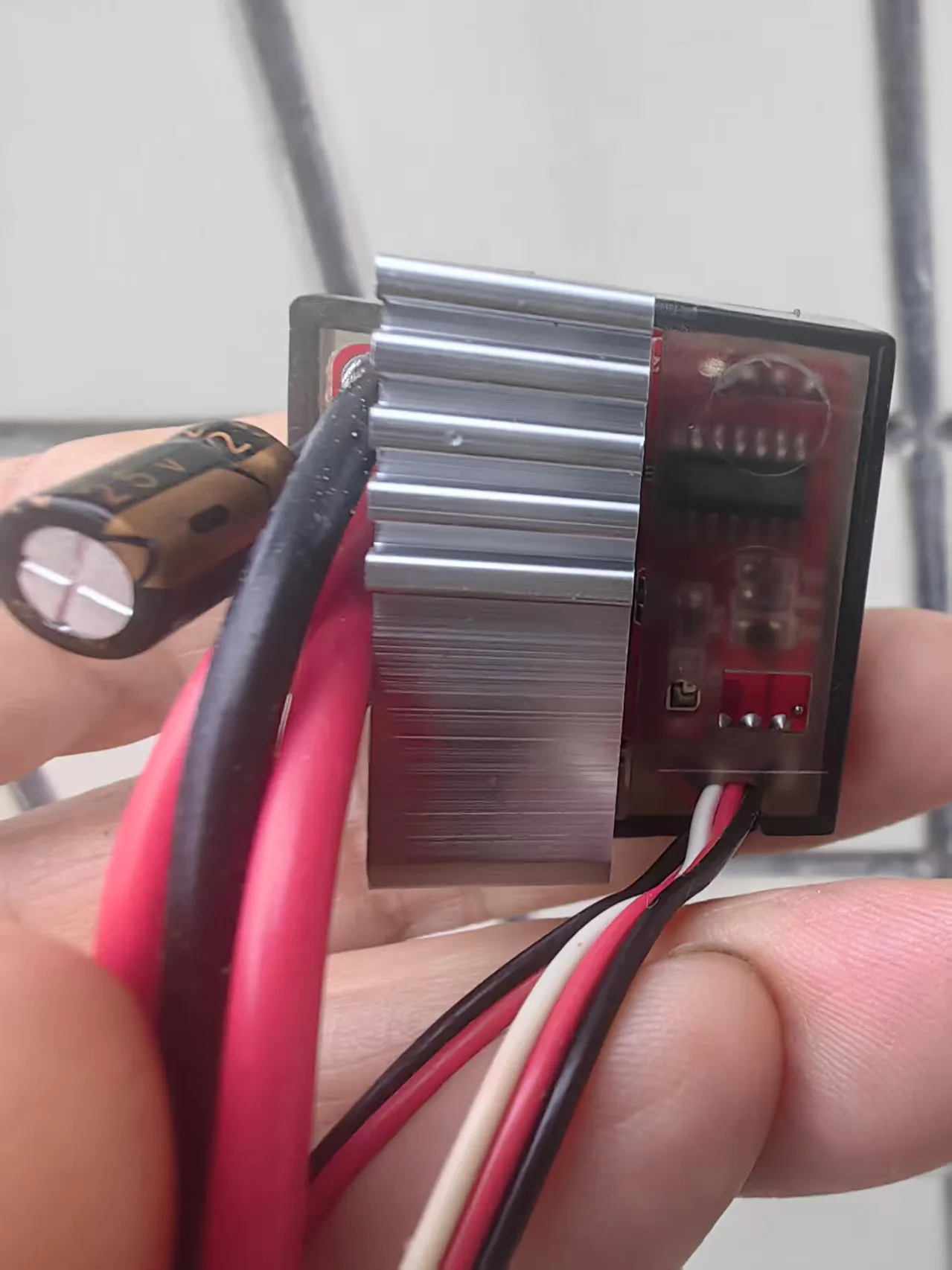 【花雕动手做】使用3S(11.1V)30A有刷双向电调和坦克波箱的四驱小车_image_2.webp