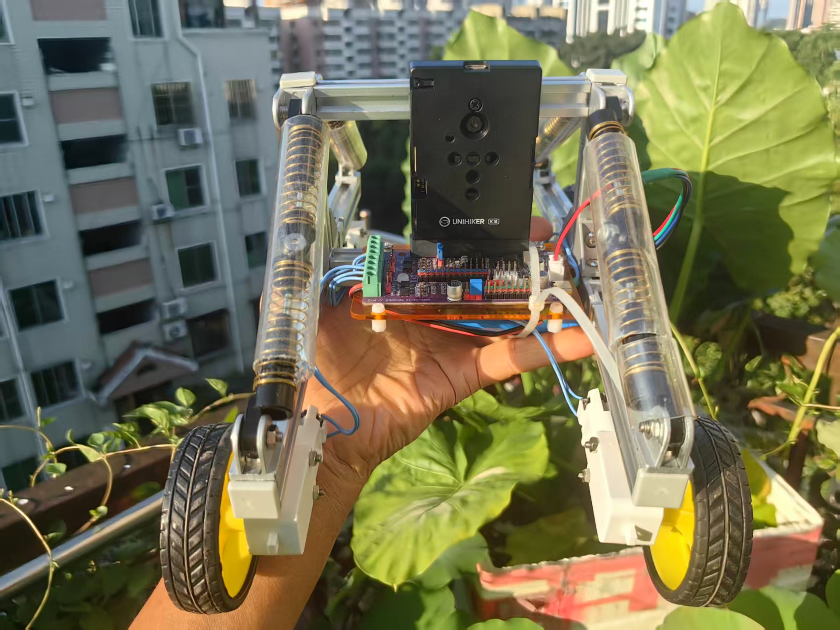 【花雕动手做】行空板 K10 使用1515铝型材制作的复杂地形八弹簧独立减震小车_image_24.webp