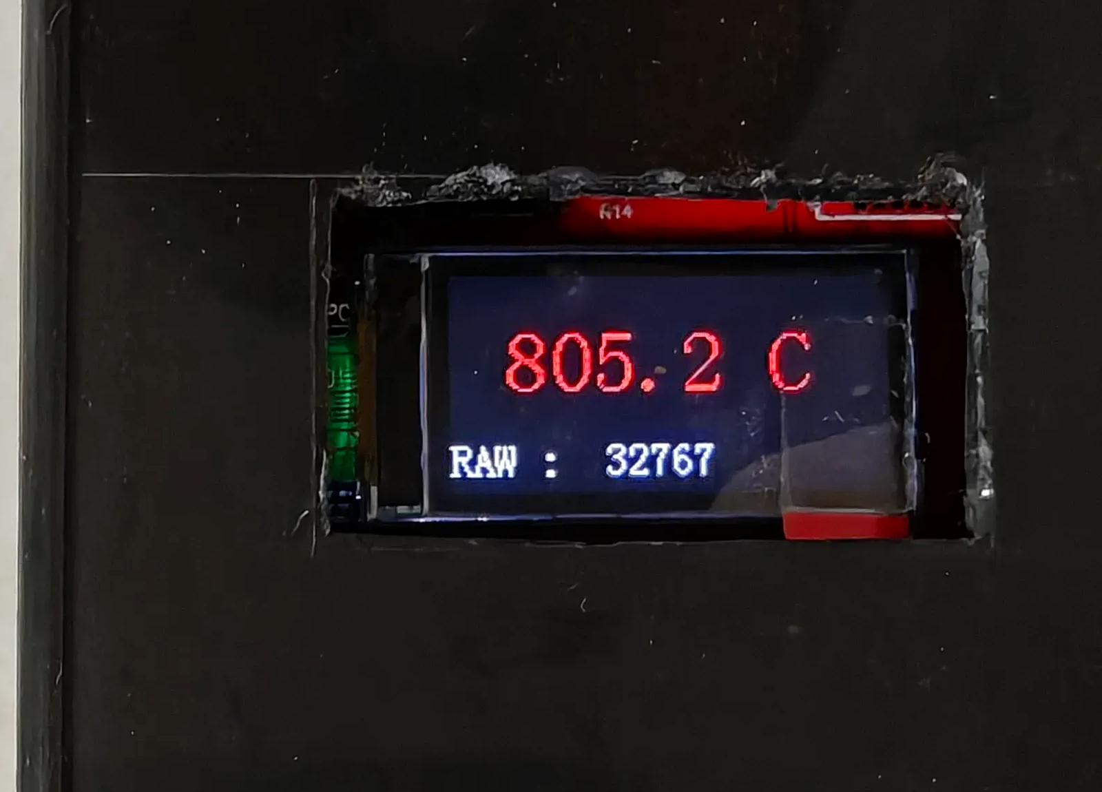 原项目照片中的 805.2°C 与 RAW 32767