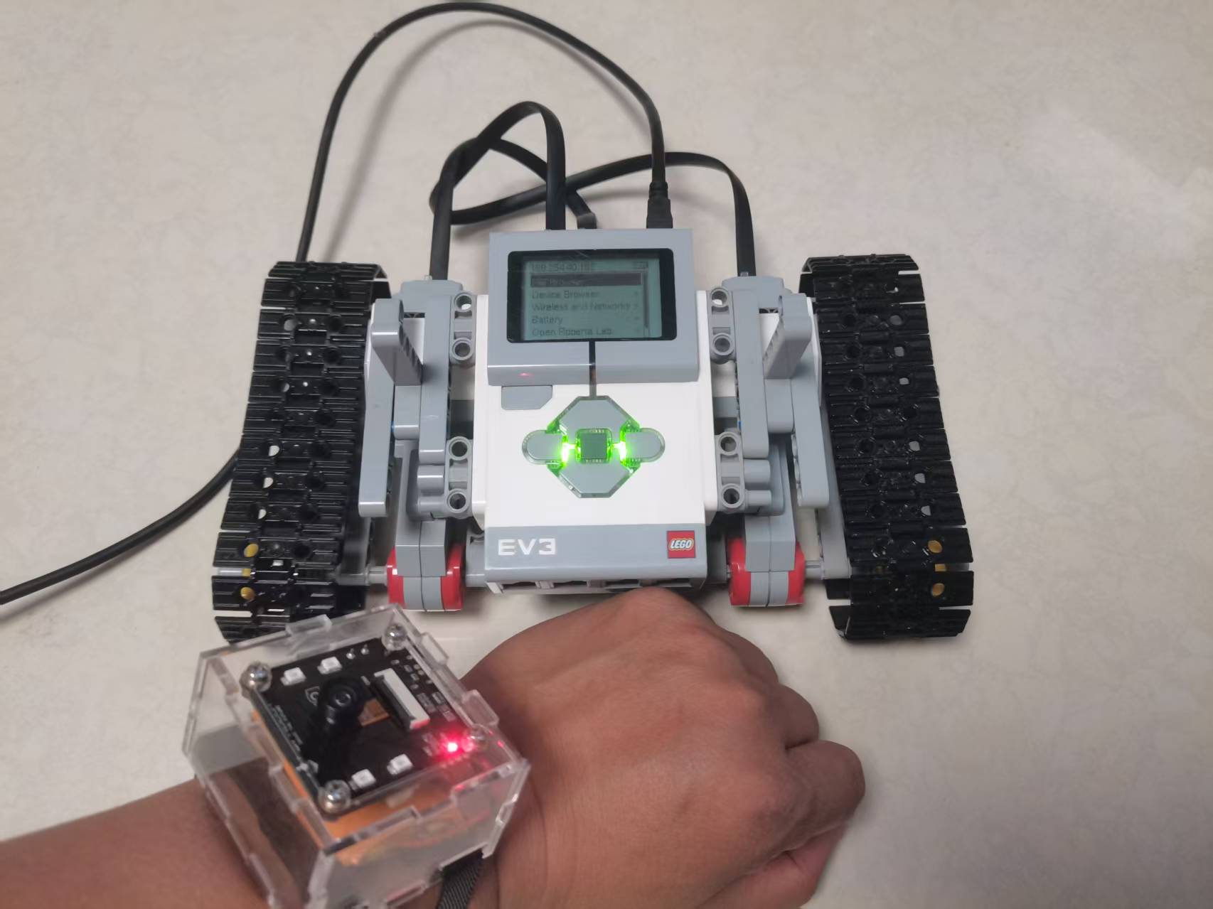  让吃灰的乐高EV3接入小智AI：ESP32-S3 AI智能摄像头 + EV3 语音控制小车实战_image_1.webp