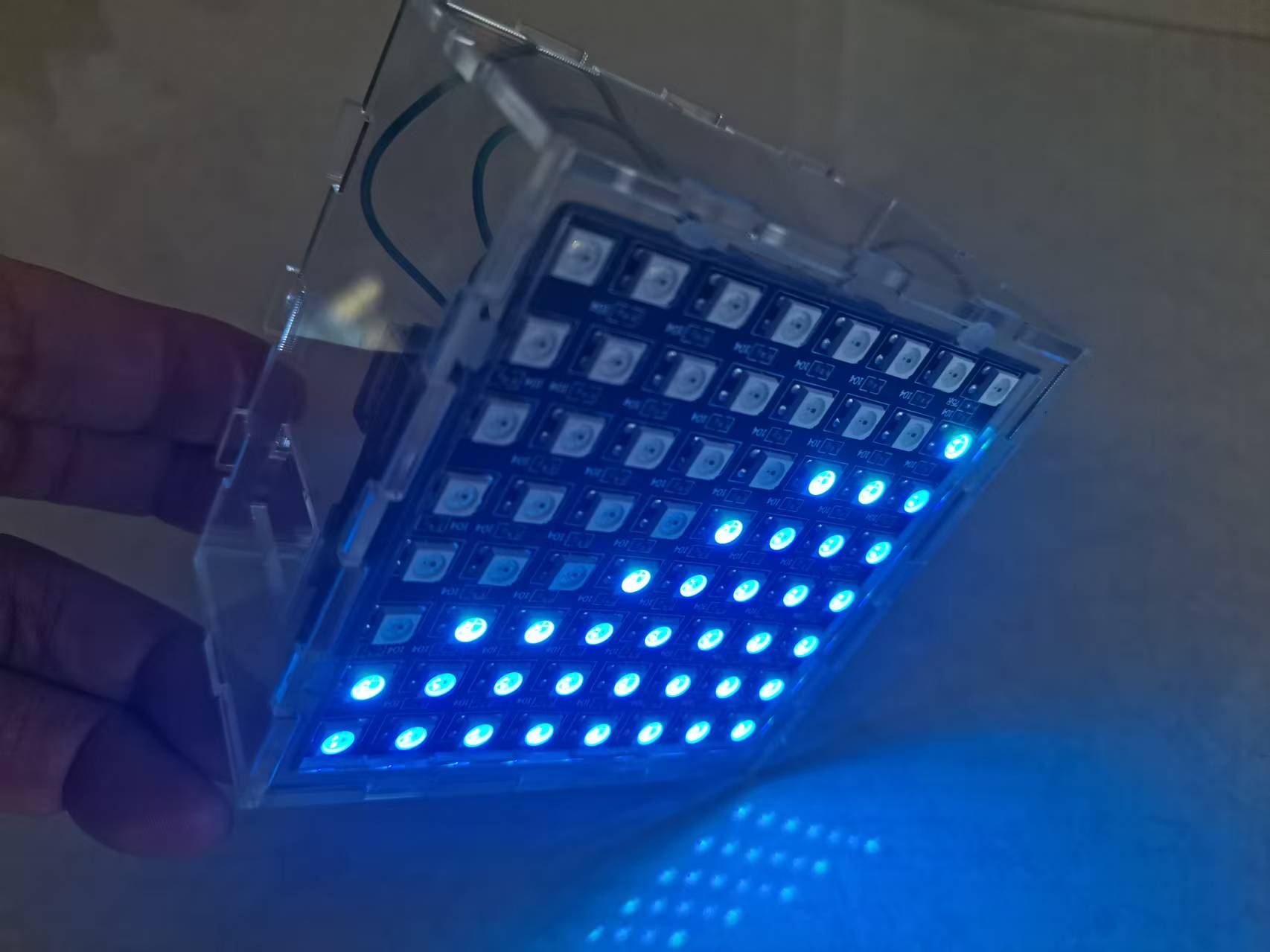 方盒水动力灯——用ESP32-C3+LIS2DW12做的