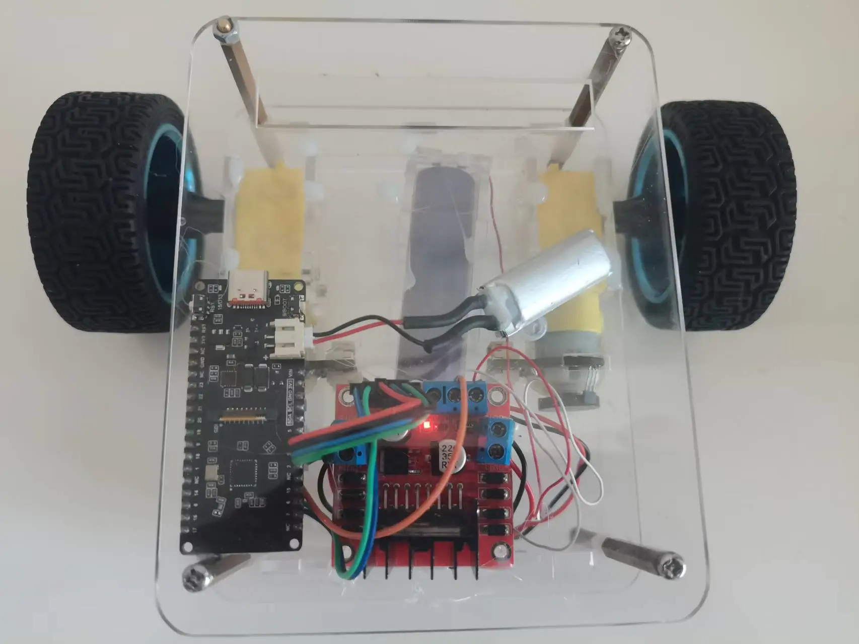 旧手机 + FireBeetle 2 ESP32-C6:打造自己的语音控制小车_image_2.webp