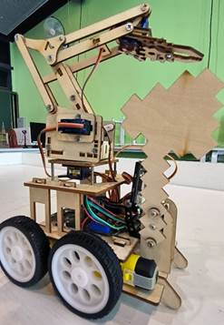 基于小龟板与行空板联动的机械臂小车_image_14.webp