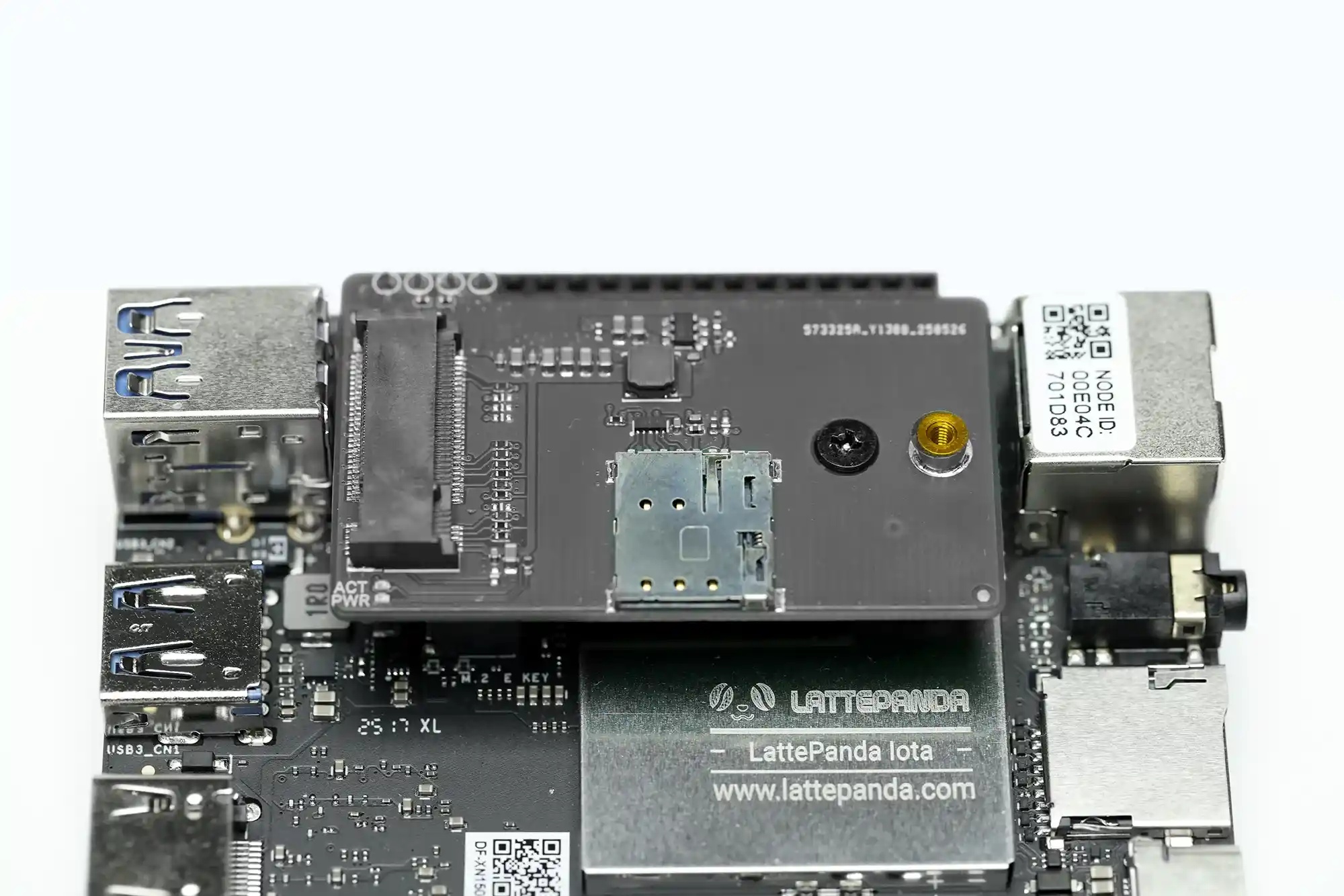 LattePanda Iota 4G 模块安装